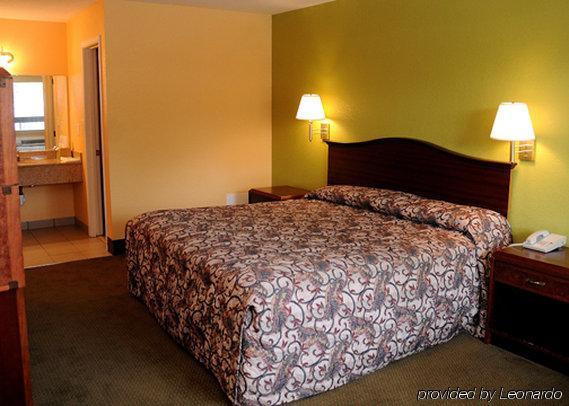 Budget Lodge Churchland Chesapeake Room photo